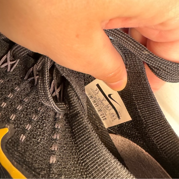 Nike Air VaporMax 2 Women’s SZ 7.5 Black/Gold - Picture 5 of 7